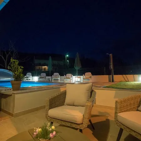 Semesterbostad Holiday House Ruzic *