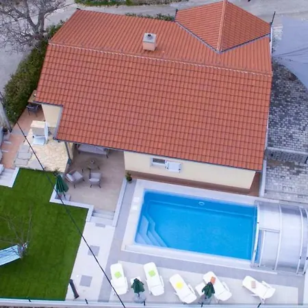 Holiday House Ruzic * Katuni